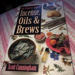The Complete Book of Incense, Oils & Brews by
